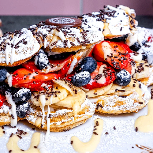 Гофрета с плодове и шоколад